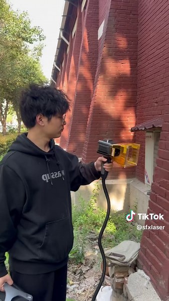 I secretly used a laser marking machine to decorate my boss's favorite car and house.#laser #laserequipment #lasermarking #sfxlaser