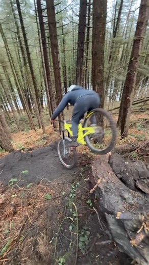TommysTech ⛏️🧚 on Instagram: "One Movement, 2 attempts. Testing out a new technical feature is always interesting! Even more interesting watching @shaggmtb figure it out 💪🏼 #nodigdontfuckinrideit😂"