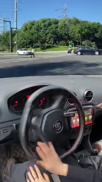 104K views · 1.7K reactions | A guide to proper driving posture.#driving #skills #knowledge #fpy #fyp #tips #foryou | Driving Car hacks | Facebook