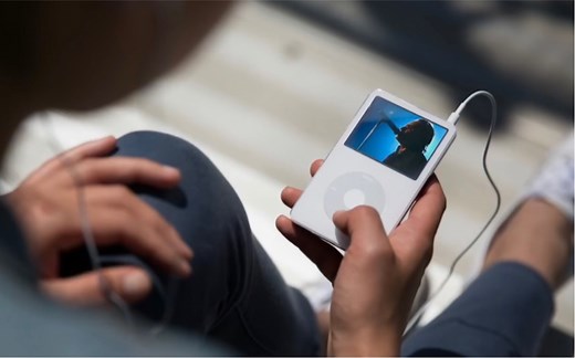 Apple广告 最早iPod广告：你口袋里的一千首歌 沙雕，还是震撼？