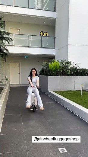 Travel Like Blackpink – The SE3S Pink Smart Suitcase!