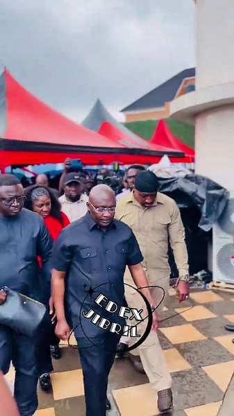The former Vice President, Dr. Alhaji Mahamudu Bawumia, going to sign the book of condolence at the house of the late Kwadwo Safo Kantanka.