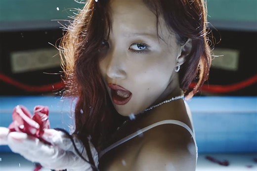 MAMAMOO’s Hwasa’s “Maria” Becomes Her 1st Solo MV To Hit 300 Million Views | Soompi