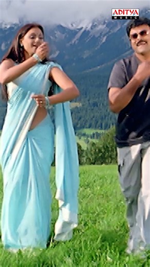 Tune into the breezy notes of #NaaPranama song from #Daddy. ▶ https://youtu.be/V8-JyzuVzWI #Chiranjeevi #SimranBagga #SARajKumar #UditNarayan #KSChithra #Adityamusic | Aditya Music