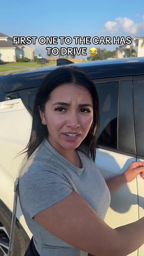 TheJTCouple (@jtcouple) - Couples Car Driving Dilemma 😂