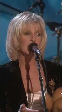 Fleetwood Mac sing their iconic song Everywhere pt1