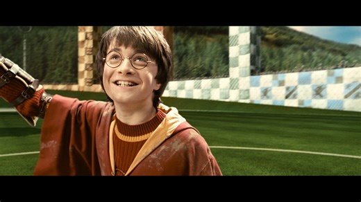 As portas de Hogwarts voltam a abrir-se para um especial com os três primeiros filmes da saga "Harry Potter". Sábado e domingo, a partir das 10:00, no Disney Channel. | Disney