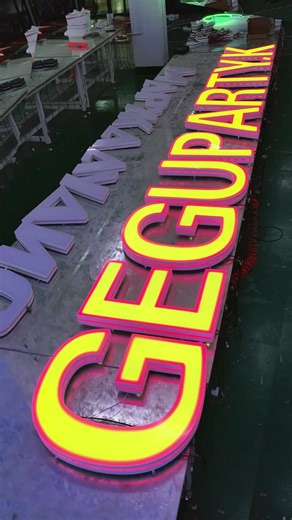 Now is the era of colorful signs, with 5000 color effects for you to choose from, bringing a different visual impact to your storefront sign. Let's enjoy it together.#sign #signage #design #signagedesign #ledlight