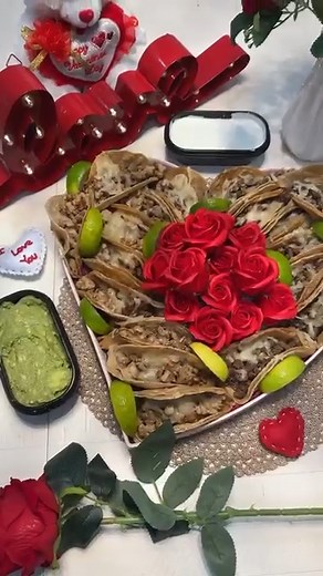 6.6K views · 19K reactions |  Idea Facil para San Valentin! Rosas o Tacos? Easy Valentines Day DIY | Candylover89 | Facebook