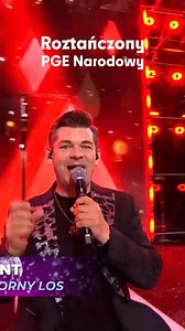 2.3K reactions · 136 shares | EFEKT CESARZA - właśnie tak wchodzi na scenę Zenek Martyniuk Jeden dźwięk wystarczy, żeby publika oszalała! W tym roku powtórka, jaki numer od Zenka rozgrzewa Was najbardziej? | Roztańczony PGE Narodowy | Facebook