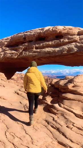 Stunning Natural Arch at Canyonlands National Park! 🏜️
