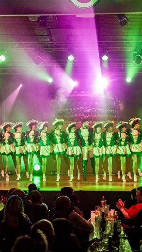 GRÜNE GARDE 💚 on Instagram: "Vorstellungsrunde Teil I 💚👯‍♀️💚 #garde#gruenegarde#faschinginganderkesee#ganderkesee#Fasching#tanzmariechen"