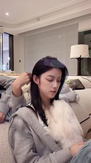Such a warm and lovely family of three. #shaorehushuo #wlw #gl #couple #chinese