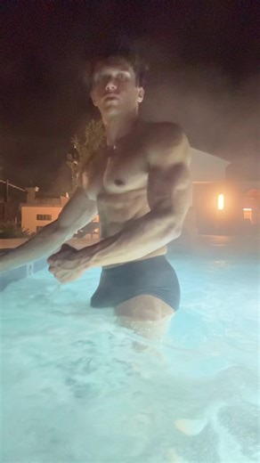 varis 🇦🇱 (@v.varis)’s videos with Saxobeat slowed - alythevisual