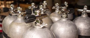 DIN Versus Yoke (A-Clamp) Regulators | Mike's Dive Store