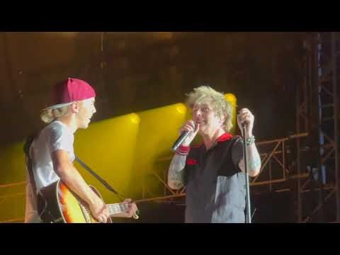 Billie Joe Armstrong Kicks Fan Off Stage for Playing Wonderwall During Green Day Show