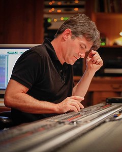 24K views · 360 reactions | Learn more about Vocal EQ, SansAmp, ATR Bias, Autotune, drum sound and bass width in this new 2h Workshop with super-producer Jacquire King. Throughout each of these 15 independent sections, Nashville Grammy winner Jacquire King breaks down his different techniques and approaches towards ITB levels, balance, filters and effects working on different tracks. Available now, exclusively on: www.mixwiththemasters.com | Mix with the Masters | Facebook