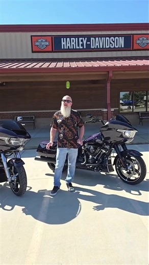 2025 Mystic Shift Road Glide. Chrome Trim vs Black Trim. Which Do You Prefer? | Andrae's Harley-Davidson