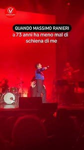 Che grinta, che mosse 🫨 Massimo Ranieri nei suoi concerti non si risparmia come ballerino e dimostra di avere la grinta e i muscoli di un 30enne. 👉🏽 A 73 anni ha più elasticità e flessibilità di tanti giovani. Che ne pensate? Per tutte le news seguite @radio_vivafm #cantantiitaliani #cantanti #concerti #spettacoli #massimoranieri | Radio VivaFm