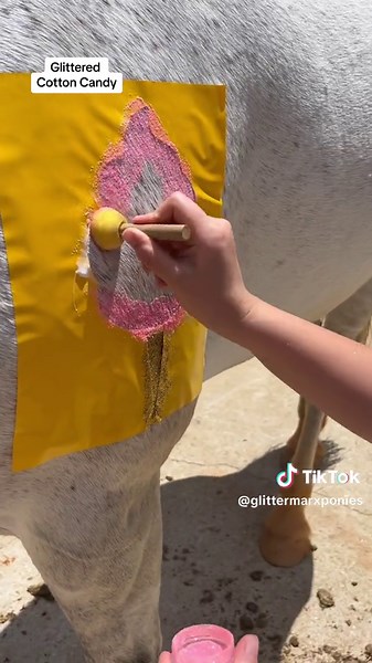 Did you know you can put our Glittermarx on the Shoulder? You sure can! Come see how @ellis_eq31 and @#TriplePeventing did this Cotton Candy on Mongo! #mlp #glitter #ogglitterhorse #Glittermarx #mylittlepony #horses #horsebackriding #barrelracing #crosscountry #horsesoftiktok #eventing #rodeo #cutiemark #glitteryourride #fy #fyp #howto