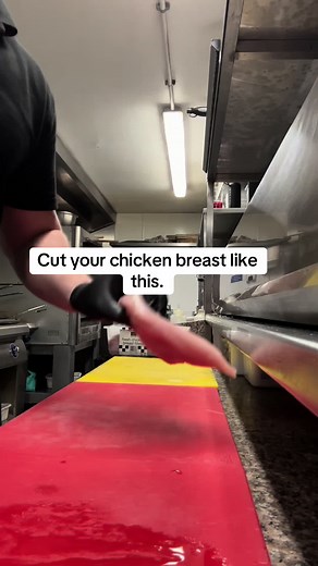 Butterfly your chicken breast like this, great for a grilled chicken burger. #fyp #chicken #chef #kitchen #cheflife