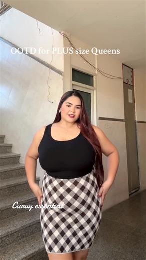 CURVY ESSENTIALS (reasonable plus-size store) on Instagram: "Plussize!!🫠🫠 get this whole outfit ✨ Skirt fits up to 120kg #curvyessentials #plussizefashion #plussizeoutfit #plussize #curvyessentialskalanki #bareessentials"