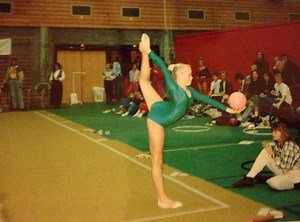 I’m watching Rythmic Gymnastics in the Olympics and suddenly I can see The Olympic Gold Medalist Linoy Ashramn perform to my version of “Big in Japan”! Congratulations Linoy!!! This is particularly cool for me since RG was a big part of my life when I was 13-17 years old! We practised 4-5 days a week and traveled to competitions on the weekends. My posters on the walls were of the best Russian and Bulgarian gymnast. At my best I competed among the 10-15 best gymnasts in Norway and I loved this s