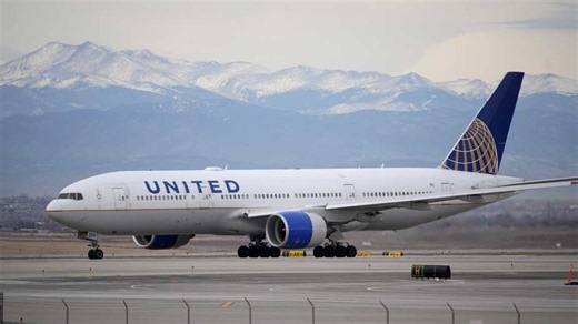 United flight from Hawaii to San Francisco dropped near ocean’s surface after pilots’ miscommunication