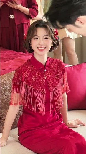 Stunning Bride in Traditional Chinese Wedding Dress Qipao Style #weddingdress #chinesewedding #bride