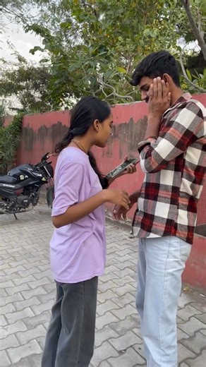 ￼ kaun Hai Ye? 🤪 #shortsfeed #harekfriendkaminahotahai #comedy #funny #shorts #short ￼