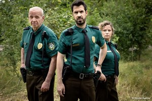 Critique Visitors : la nouvelle série extra-cool de Simon Astier