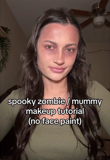 spooky zombie / mummy makeup tutorial 🧟‍♀️🪦 (no face paint needed) #zombiemakeup #mummymakeup #corpsemakeup #spookymakeup #scarymakeup easy halloween makeup, easy halloween costume, zombie costume, walking dead makeup