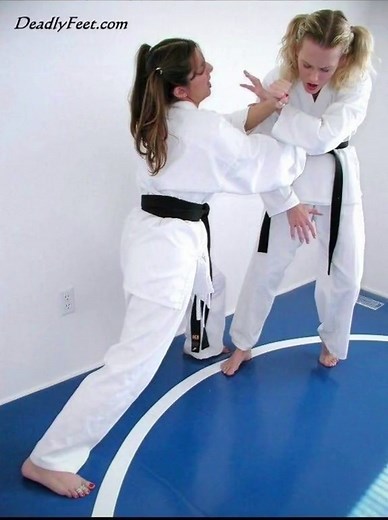 Karate Moves: Female Warrior's Victory 🥋