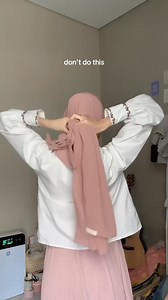 737K views · 4.5K reactions | Hijab yang aku pakai cek di komentar #tutorialhijab #gayahijab #tutorialhijabsegiempat #tutorialhijabsimple #ootdhijab | Tutorial Hijab Kekinian | Facebook