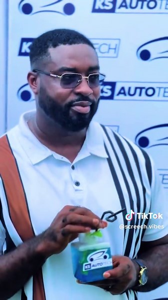 Happy New Year, everyone! 🎉 Thank you for your love, support, and inspiration throughout the year. May this new year bring you joy, success, good health, and endless opportunities. Let’s make 2026 amazing together! 🙏✨ #newyear #2026 #screech_vibes #newyear2026 #fyp