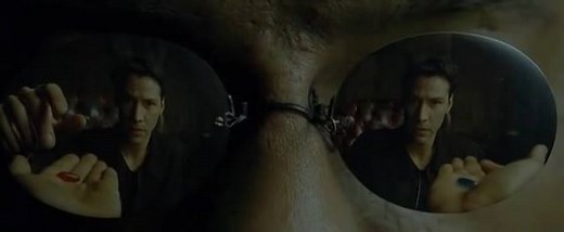 "Choisis la pilule rouge et tu restes au pays des merveilles et on descend avec le lapin blanc au fond du gouffre." Cette scène de Matrix ! 👌 | AlloCiné