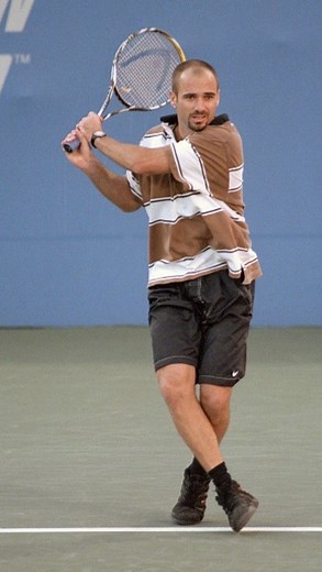 Vintage Court Collection on Instagram: "Andre Agassi no-look winner against Alex Corretja at the US Open (1995) #vintagetennis #andreagassi #usopen #90stennis"