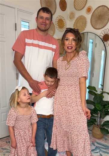 Perfect Family Matching Outfits for Spring and Summer