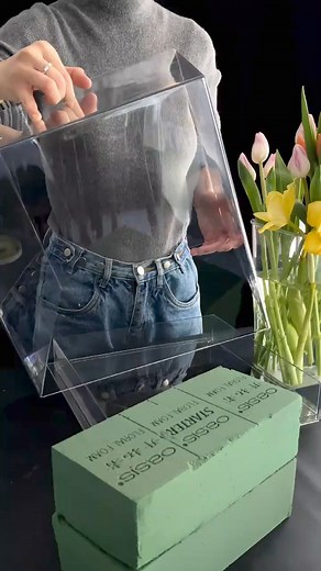 🌿🌷🌷 #flowerarrangement #flowerarrangementtutorial #flowerarrangementdiy #springtime #springflowers #springvibes #hellospring | FloralSupplies.com