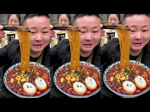 Eating With Axing Satisfying Spicy Noodles with Eggs & Braised Pork | Home Cooking Food Show