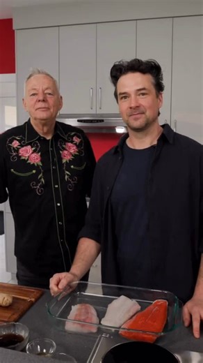 One of the all-time greats is joining me on “Kaeshammer’s Kitchen” this week - guitarist extraordinaire Tommy Emmanuel. We are cooking one of Tommy’s own recipes before performing his beautiful song “Change For Good ” . We are also giving an old jazz standard a new spin. Tune in to be dazzled by Tommy’s guitar playing and personality. And I’m there too 😃 Saturday @ 6:30PM PST on CHEK TV #kaeshammerskitchen #tommyemmanuel #guitar #genius #music #food | Michael Kaeshammer