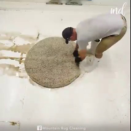 4.7M views · 19K reactions | The most satisfying rug cleaning you'll see today! | MetDaan DIY | Facebook