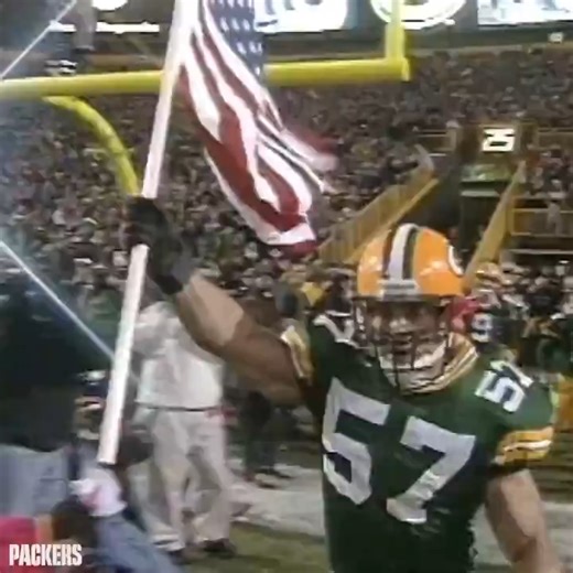 142K views · 2.7K reactions | This moment is still as powerful as ever. Chris Gizzi led the Packers onto the first MNF game after 9/11  ( @packers) | CBS Sports | Facebook