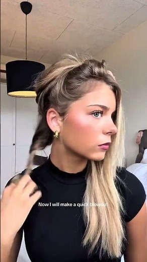Styling my hair with my new Dyson Coanda 2x, I love it!💓