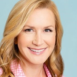 Angela Kinsey | Keynote Speaker | AAE Speakers Bureau