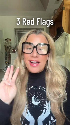 94K views · 1.2K reactions | These are three red flags to look for in women when you’re dating based on human mating behaviors. #dating #datingadviceformen #humanmatingbehavior #redflagsinwomen #redflags For entire video, go to my Facebook page. | Hope with Holly | Facebook