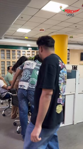 Needle Prank Gone Right🫣🤪 . . . . #prank #prankvideo #officefun #prankvideos | Mirchi Delhi