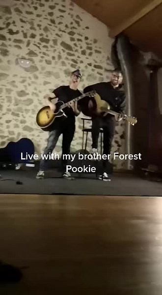 #guitar #folk #harmonies #live