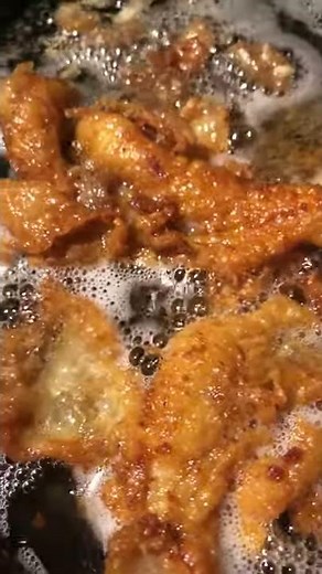 CRISPY fried chicken skin (recipe in description)