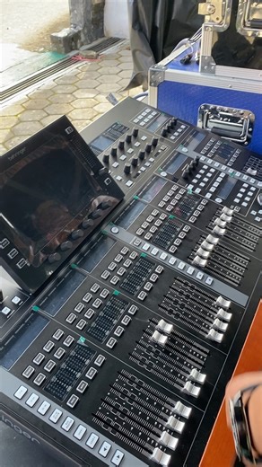 Mixer behringer wing MRS audio sound system